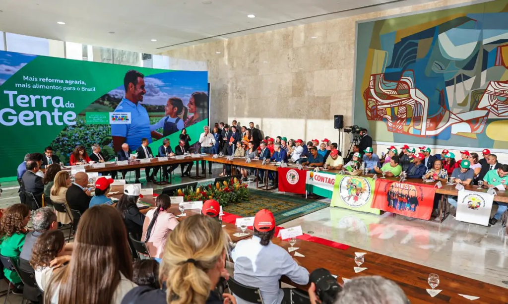 image-248-1024x613 Governo anuncia plano para assentar 295 mil famílias até 2026