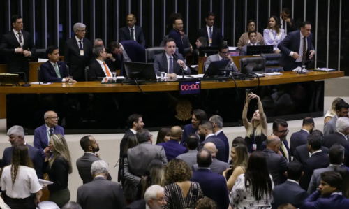 image-1018-500x299 Congresso mantém veto de Bolsonaro à Lei em Defesa da Democracia