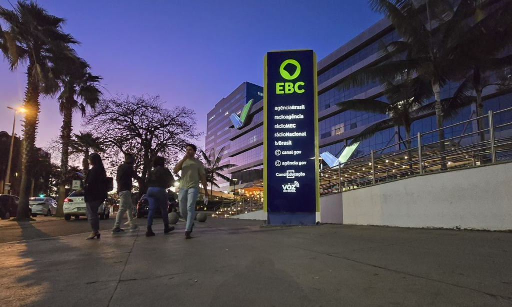 image-236-1024x613 EBC abre inscrições em processo seletivo para 60 vagas de estágio