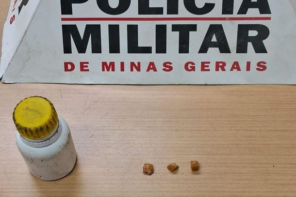 image-289 Homem é preso com crack escondido na tipoia que usava no braço em Ipatinga