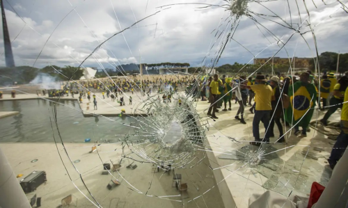 image-559-500x299 PGR pede inclusão de fugitivos do 8 de janeiro em lista da Interpol