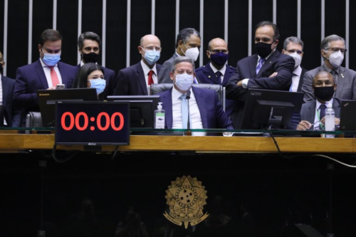 image-787-500x333 Quarentena para militar se candidatar pode ser votada dia 5 de junho