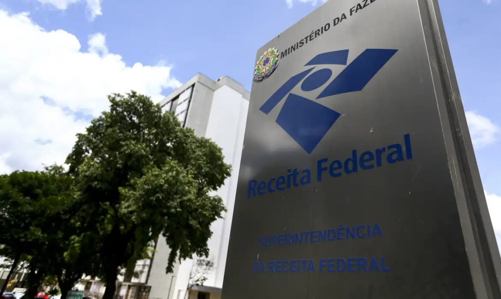 image-87-1024x613 Receita Federal doará roupas apreendidas a vítimas de enchentes no RS